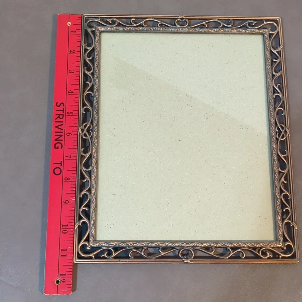 Connoisseur Picture Frame 8” x 10”  #L5CIW4 #1812L5